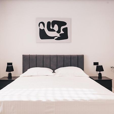 Mono Boutique Apartments Tirana Bagian luar foto
